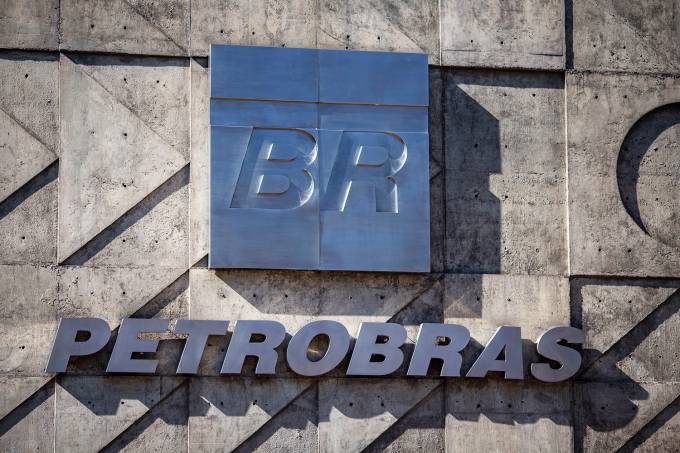 Interferência na Petrobras é a pior coisa que poderia ter acontecido, diz economista