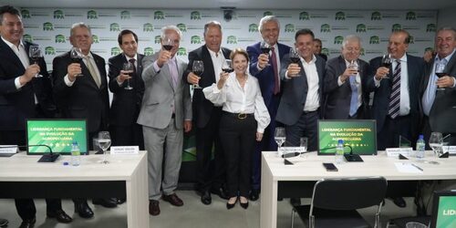 FPA homenageia ex-presidentes da bancada