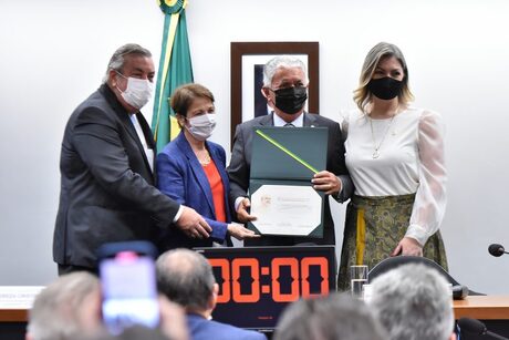 Câmara premia ministra da Agricultura e outras personalidades do agro