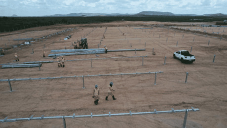 Obras de construção do complexo de energia solar da Neoenergia estão a todo o vapor