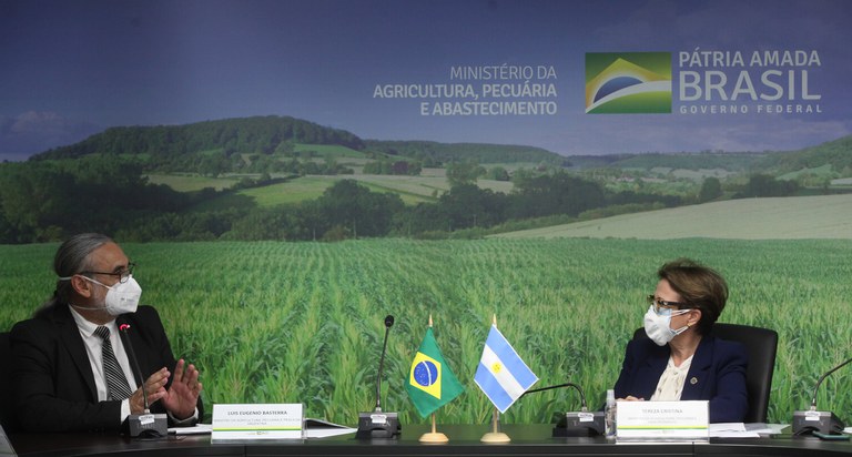 Brasil e Argentina solucionam 49 de 54 pendências para comércio de produtos agropecuários