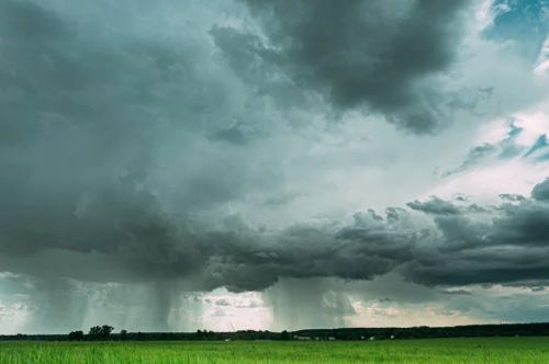 Chuvas trazem temporais com raios e possível queda de granizo; saiba onde