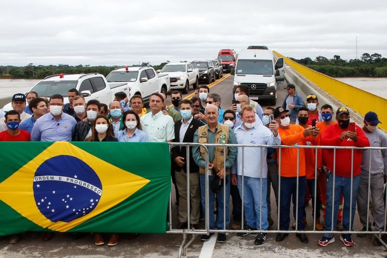 Ponte do Abunã reduzirá custo do transporte no Acre, diz Bolsonaro