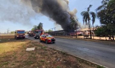 Incêndio gera fumaça tóxica no polo agroindustrial de Senador Canedo