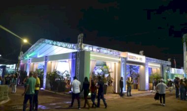 Temporal atinge último dia da Expogrande, derruba estruturas e cancela show