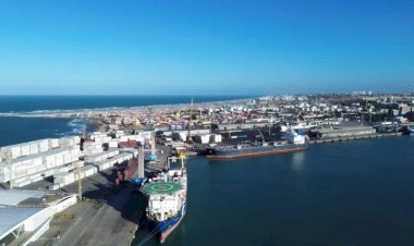 Fortaleza amplia acessos marítimos para expandir operação de contêineres