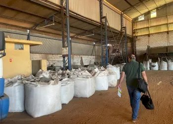 Fábrica clandestina de fertilizantes é interditada no interior de São Paulo