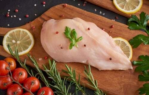 Carne de frango: exportações brasileiras fecham 1º semestre com o melhor resultado da história em volume e em receita