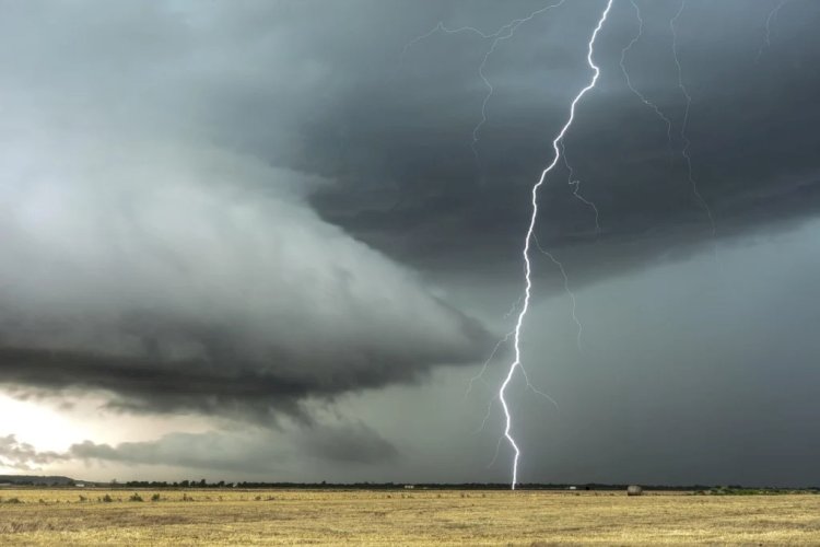 Ciclone e frente fria devem provocar chuva de até 150 mm nos próximos dias