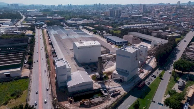 Fábrica francesa desliga o forno da única fábrica de lã de vidro que tinha no Brasil e retira toda a produção do país após 75 anos